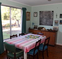 Ramsay Retro Farmstay - Goulburn Accommodation