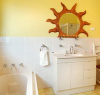 Burra by the Beach - Goulburn Accommodation