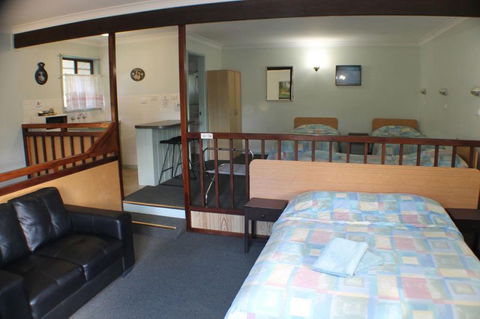 Lake Forbes Motel - Goulburn Accommodation 2