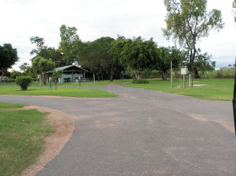 Emerald Cabin And Caravan Village - Goulburn Accommodation 5