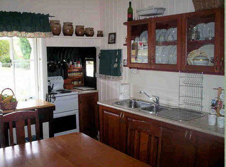Dillons Cottage - Goulburn Accommodation 0