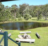 Possums Hollow and Hooters Hut - Goulburn Accommodation