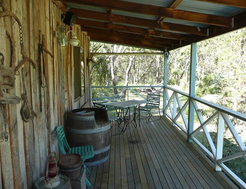 Possums Hollow And Hooters Hut - Goulburn Accommodation 4
