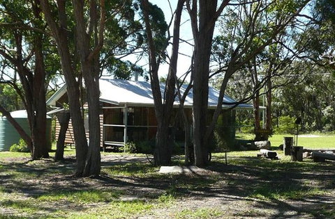 Possums Hollow And Hooters Hut - Goulburn Accommodation 5
