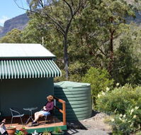 Cave Rock Cottages - Goulburn Accommodation