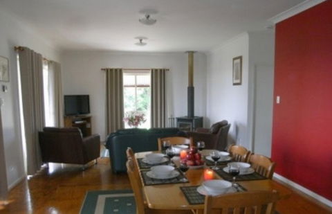 Bunya Spires - Holiday Home - Goulburn Accommodation 4