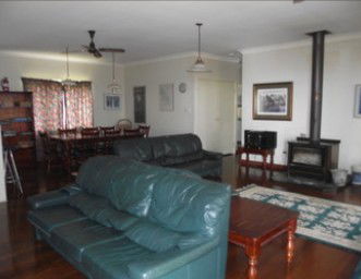 Eagle Outlook - Holiday Home - Goulburn Accommodation 4
