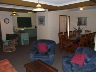 Eagles Rest - Holiday Home - Goulburn Accommodation 5