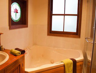Homewood Cottages - Goulburn Accommodation 3