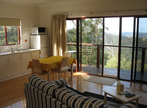 EcoRidge Hideaway - Goulburn Accommodation 5