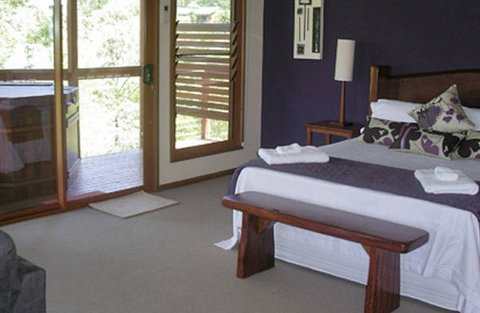 Ravensbourne Escape Tree Tops - Goulburn Accommodation 3