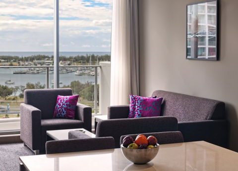 Meriton Serviced Apartments Southport - Goulburn Accommodation 4