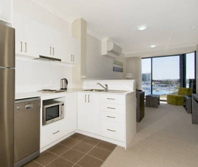 Quality Suites Crest Mandurah - Goulburn Accommodation 2