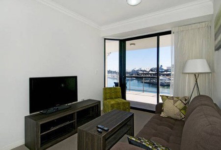 Quality Suites Crest Mandurah - Goulburn Accommodation 3