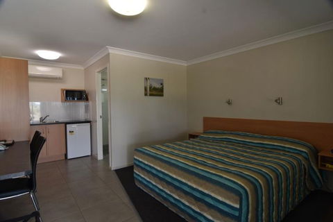 Billabong Motor Inn - Goulburn Accommodation 5
