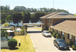 Hybiscus Lodge Motel  Holiday Apartments - Goulburn Accommodation