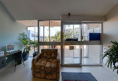 Burleigh Beach Tower - Goulburn Accommodation 2