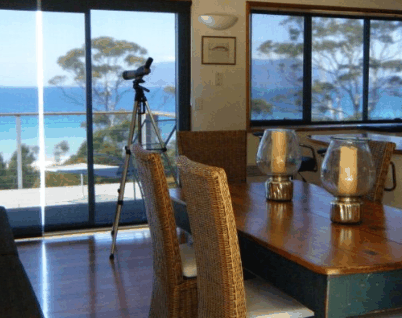 Spring Beach Holiday Villas - Goulburn Accommodation