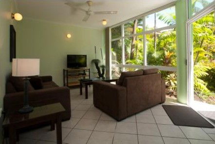 A Tropical Nite - Goulburn Accommodation 4