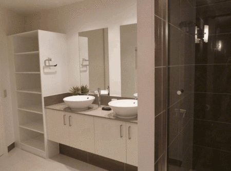 The Regent Holiday Apartments - Goulburn Accommodation 4