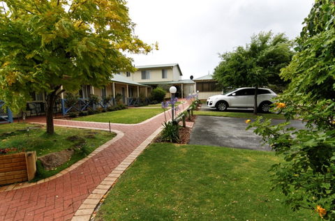Park Avenue Holiday Units - Goulburn Accommodation 0