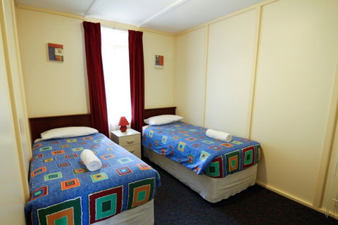 Park Avenue Holiday Units - Goulburn Accommodation 2