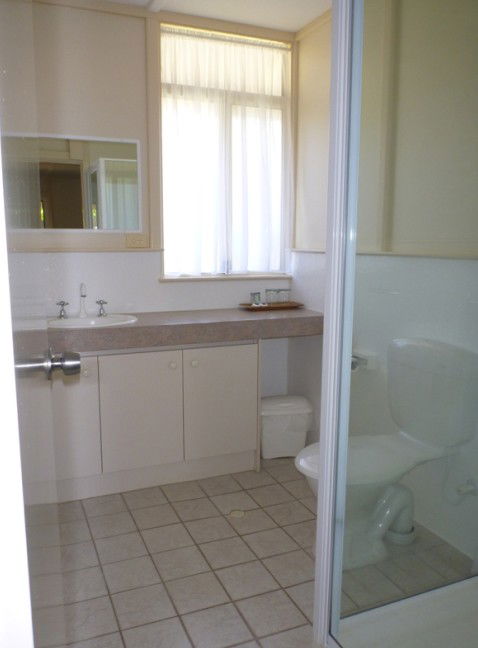 Park Avenue Holiday Units - Goulburn Accommodation 3