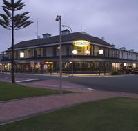 Grand Tasman Hotel - Goulburn Accommodation