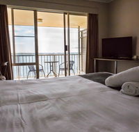 Beachcomber Hotel - Goulburn Accommodation