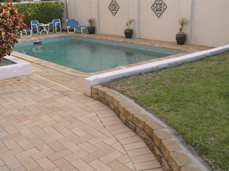 Columbia Tower Holiday Apartments - Goulburn Accommodation 4