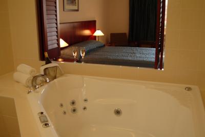 Coffee House Luxury Apartments - Goulburn Accommodation 2