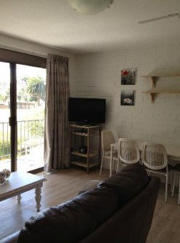 Aquarius Holiday Apartments - Goulburn Accommodation 2