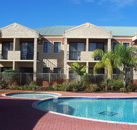Country Comfort Inter City Perth Hotel  Apartments - Goulburn Accommodation
