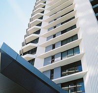 Surfers Century Apartments - Goulburn Accommodation