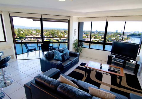 Surfers Hawaiian - Goulburn Accommodation 0