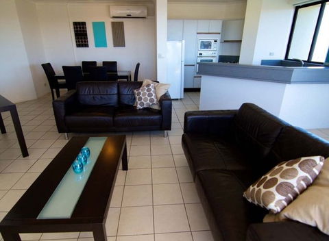 Surfers Hawaiian - Goulburn Accommodation 2