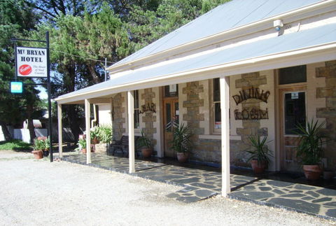Mount Bryan Hotel - Goulburn Accommodation 0