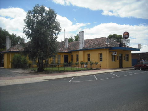 Goroke Hotel Bar & Bistro - Goulburn Accommodation 0