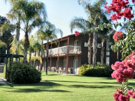 Barmera Hotel-Motel - Goulburn Accommodation 0