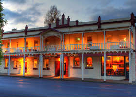 Royal George Hotel - Goulburn Accommodation 0
