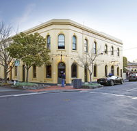 College Lawn Hotel - Goulburn Accommodation