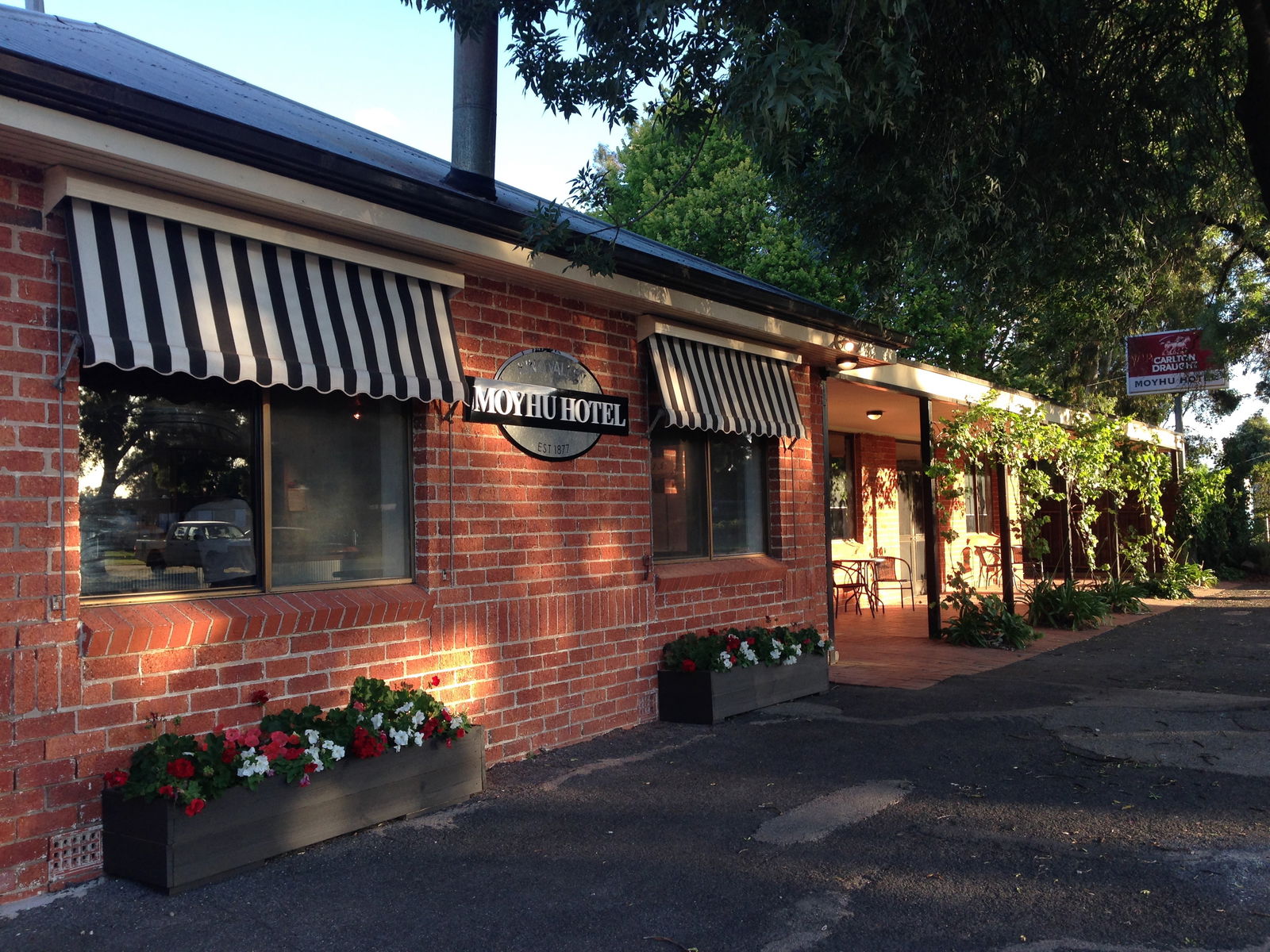 Moyhu ACT Goulburn Accommodation