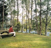 Tullah Lakeside Chalet - Goulburn Accommodation