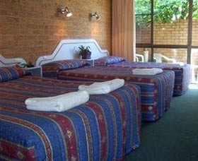 Golden Chain Port O'Call Motel - Goulburn Accommodation 0