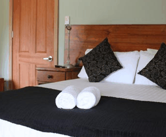 Tullah Lakeside Chalets - Goulburn Accommodation