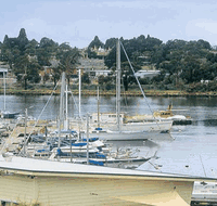 Leisure Inns Waterfront Lodge