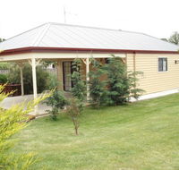 Gumtrees Cottage - Goulburn Accommodation