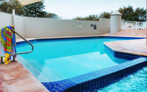 Golden Sands On Main Beach - Goulburn Accommodation 1