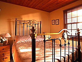 Wagners Cottages - Goulburn Accommodation 0