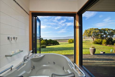 Coastal View Cabins - Goulburn Accommodation 1